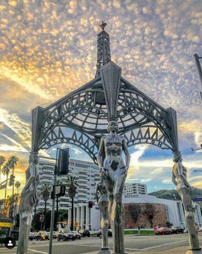 مجسمه مرلین مونرو